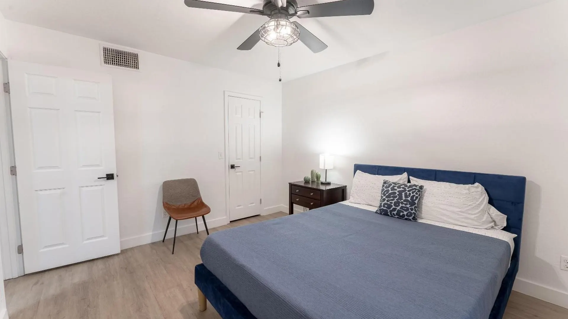 Spacious 1 Bedroom Apartment With Pool & Private Patio! Phoenix